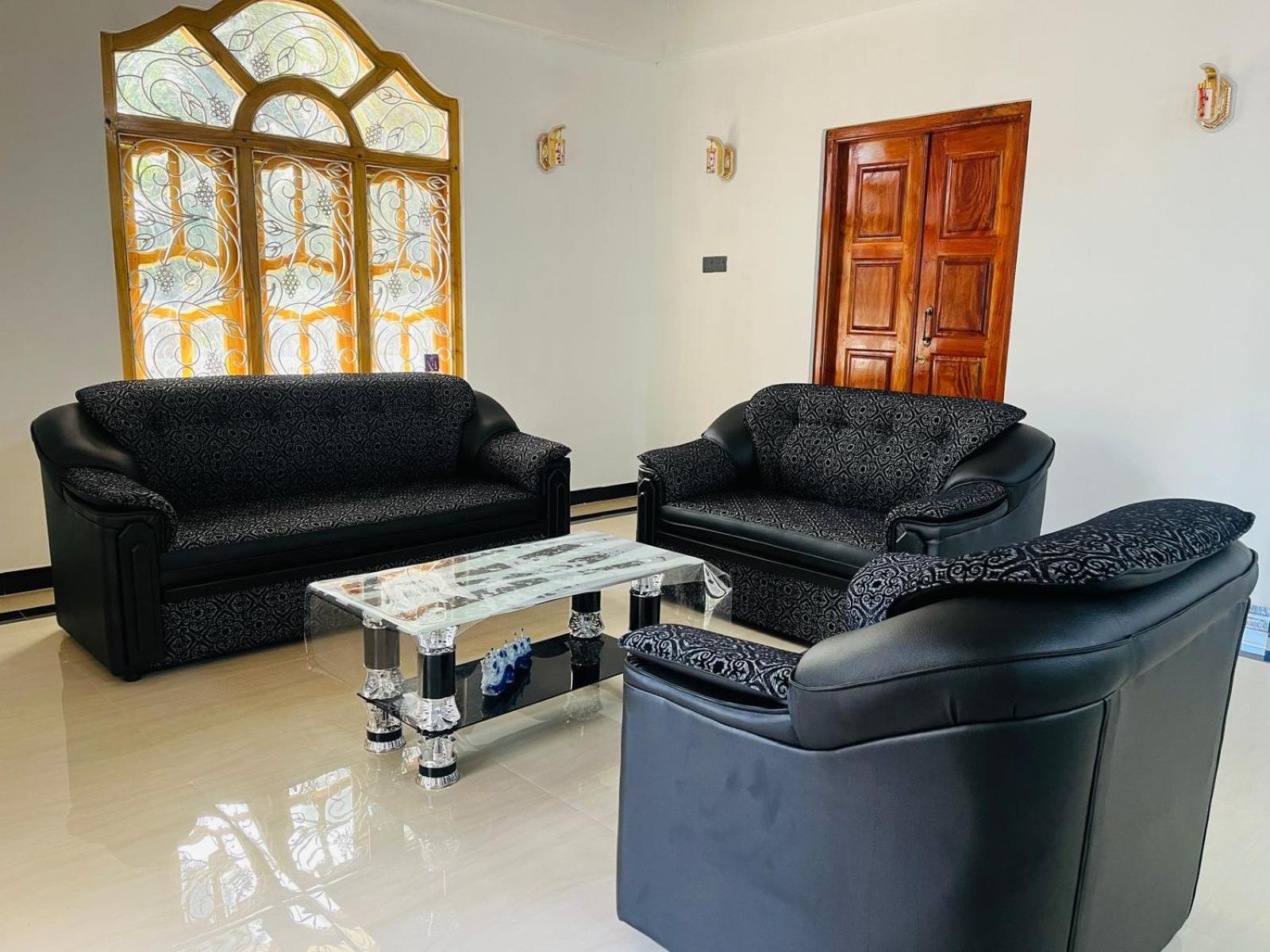 J & J Homestay Jaffna Eksteriør bilde